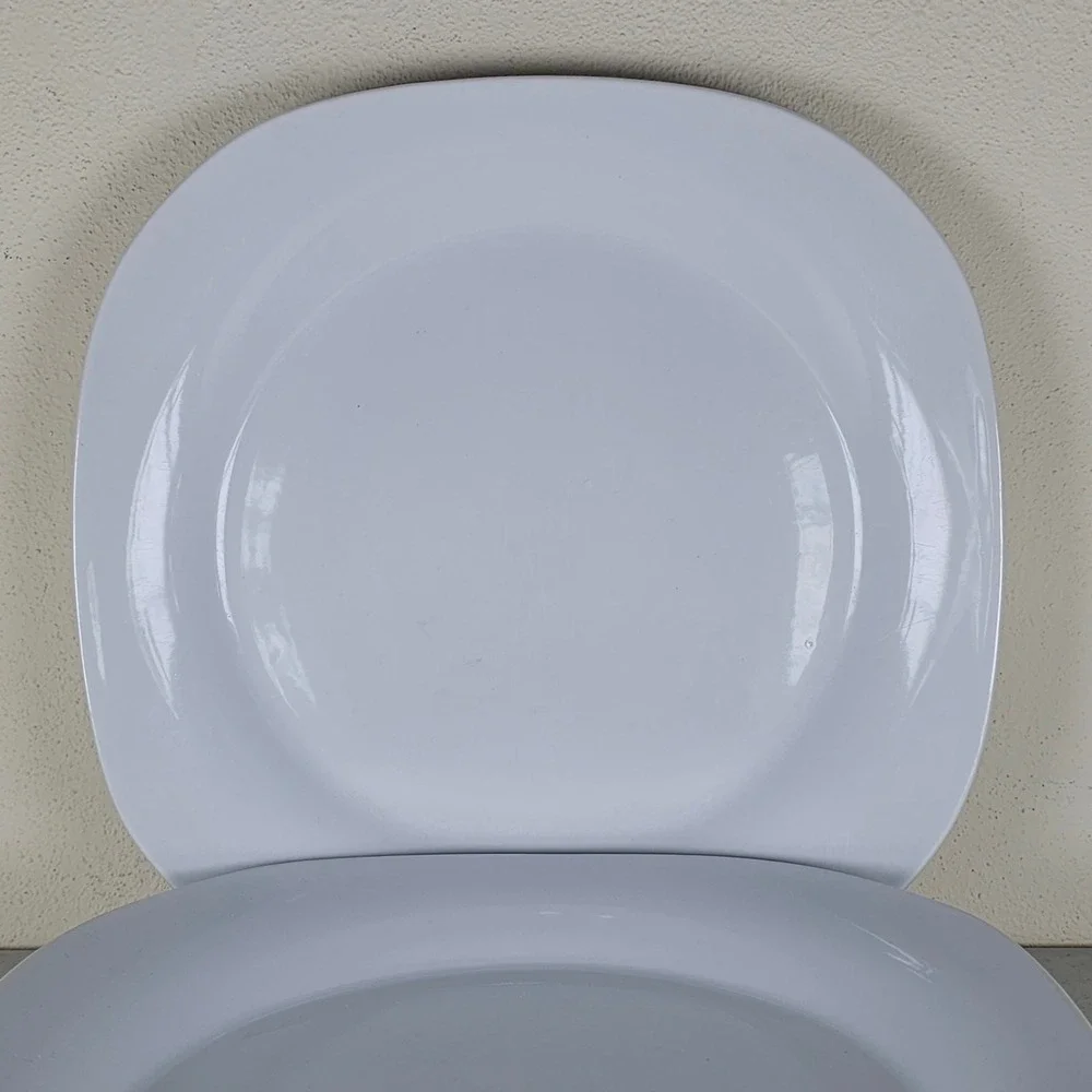 3 Crate & Barrel MAXIE White Square Round Corners Dinner Plates 10